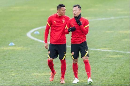 u8官网.u8登录-吴曦：承担队长职责团结球队 做好40强赛困难准备